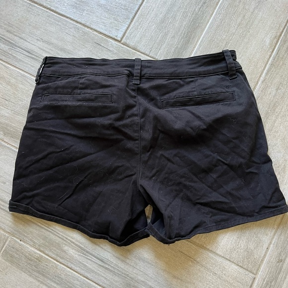 Women’s American Eagle Shorts - Picture 3 of 3